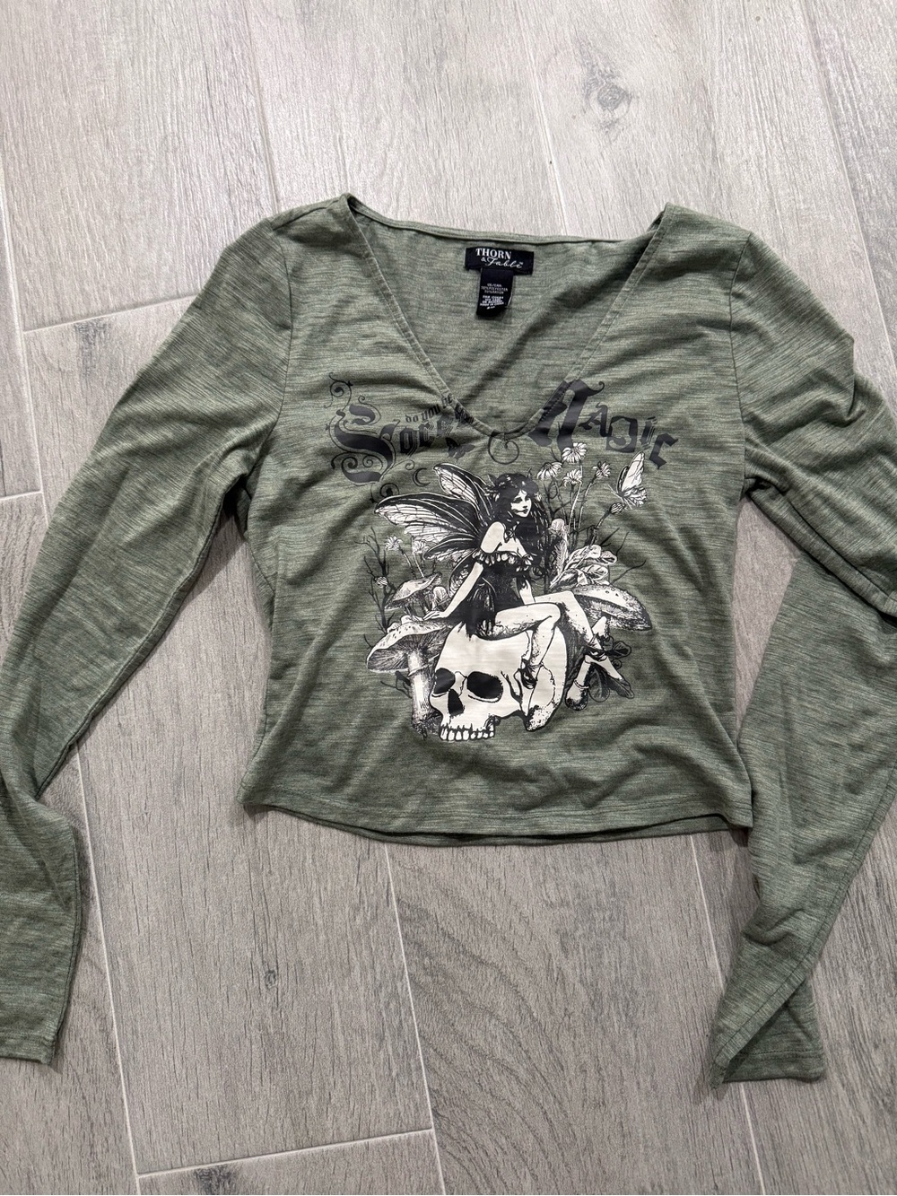 Hot Topic Olive Graphic V-Neck Long-Sleeve Crop Top
